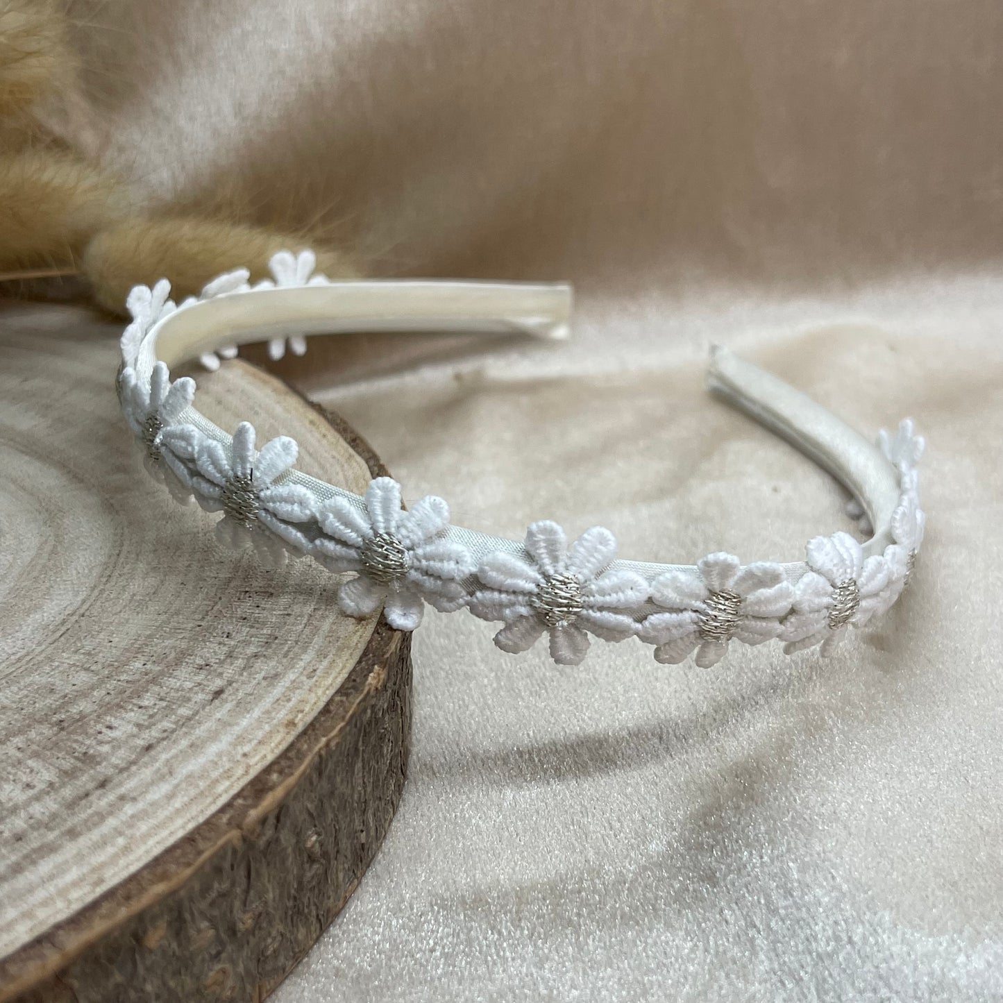 Diadeem wit madelief